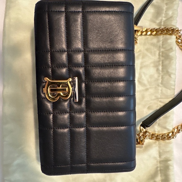 Burberry - Picture 1 of 4